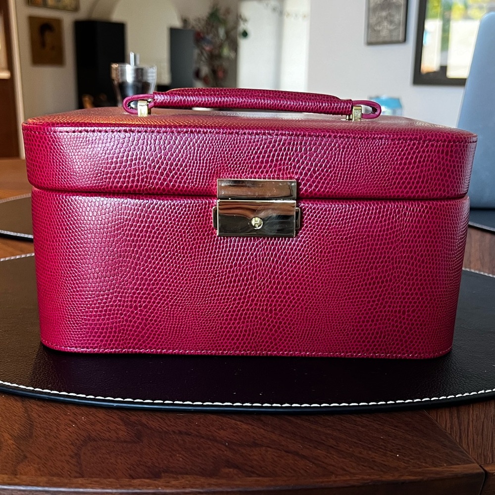 Bey Berk red leather jewelry box NEW